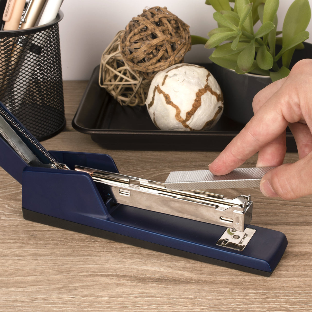 Swingline 747 Classic Stapler, Royal Blue, 30 Sheets