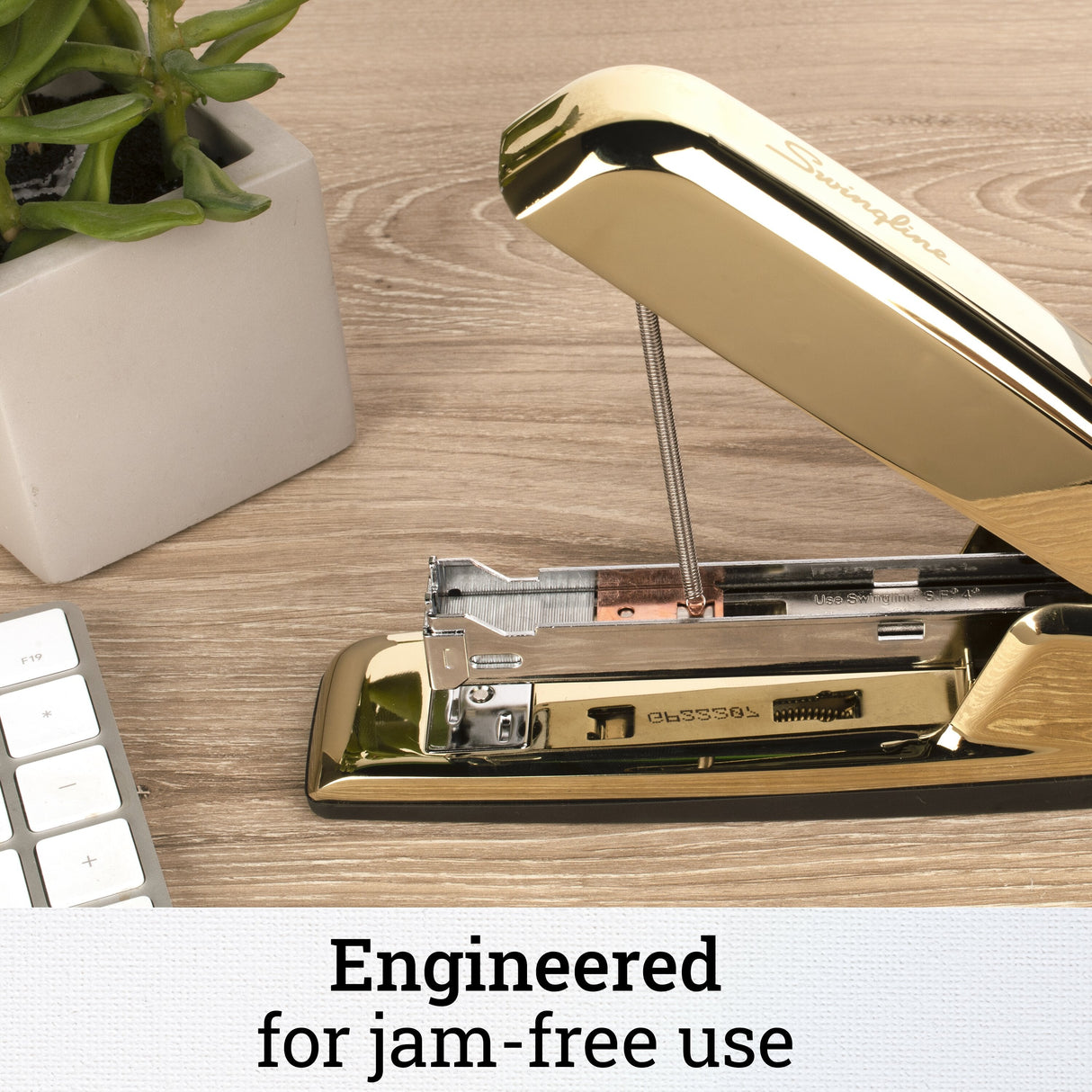 Swingline 747 Business Stapler, Gold Metallic, 30-Sheet Capacity