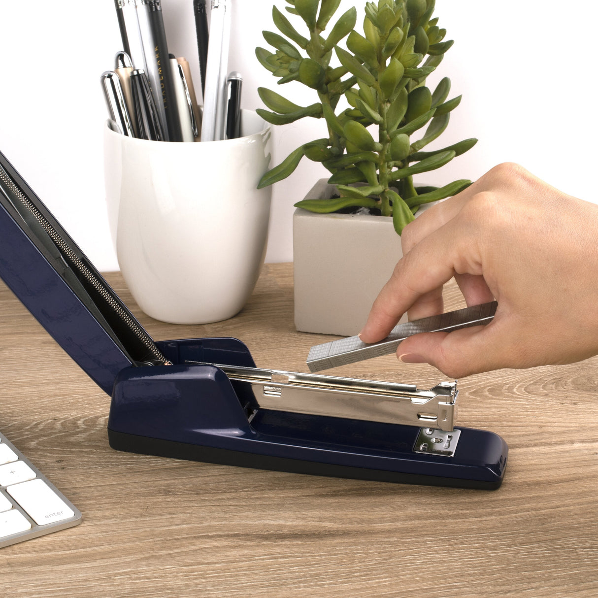 Swingline 747 Business Stapler - Royal Blue - 30 Sheet Capacity